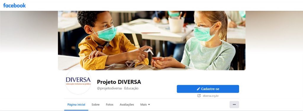 Captura de tela da página do DIVERSA no Facebook. Imagem de cabeçalho mostra dois estudantes, um menino e uma menina, compartilhando álcool gel em sala de aula. Ambos usam máscara.