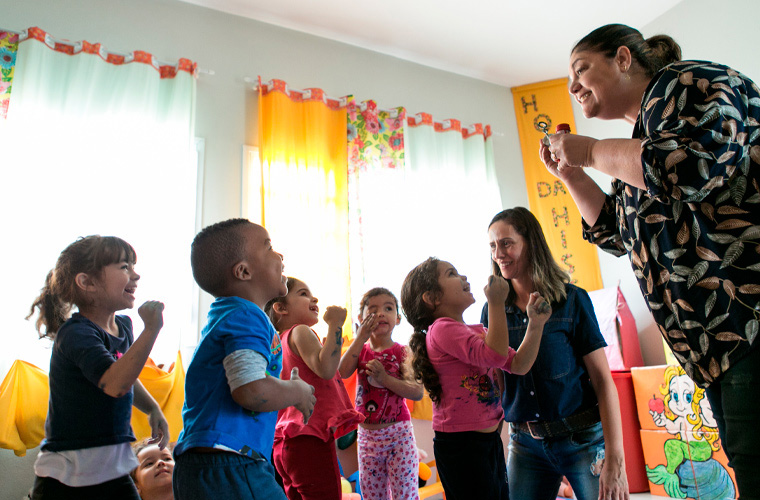 Educação bilíngue na escola comum: inclusão e respeito à identidade