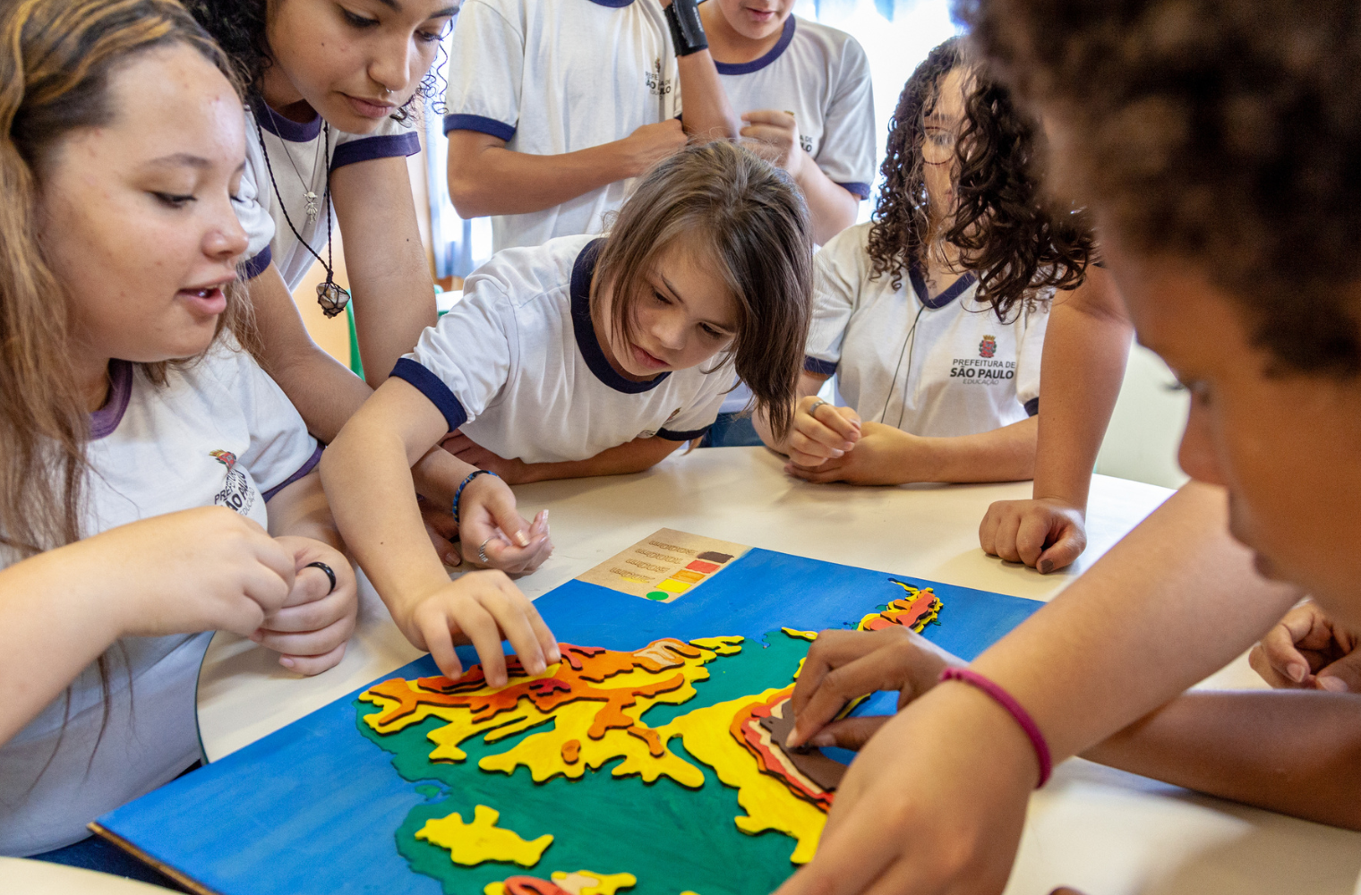 Conheça os marcos legais que asseguram o direito à educação inclusiva no Brasil
