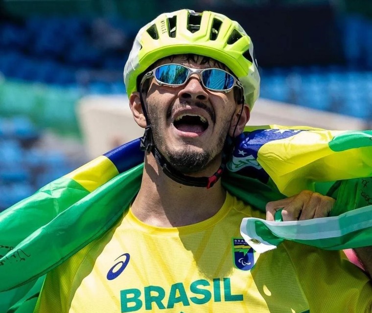 “A escola é um dos espaços mais prazerosos da vida”, diz atleta paralímpico